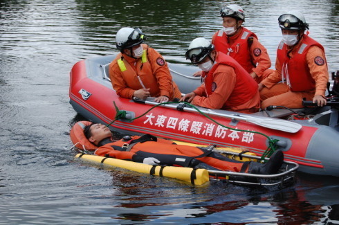溺者の救出訓練