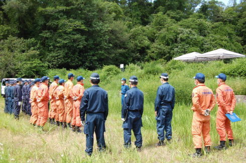 訓練開始前の答礼