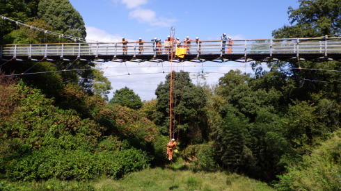 吊り橋からの転落想定訓練